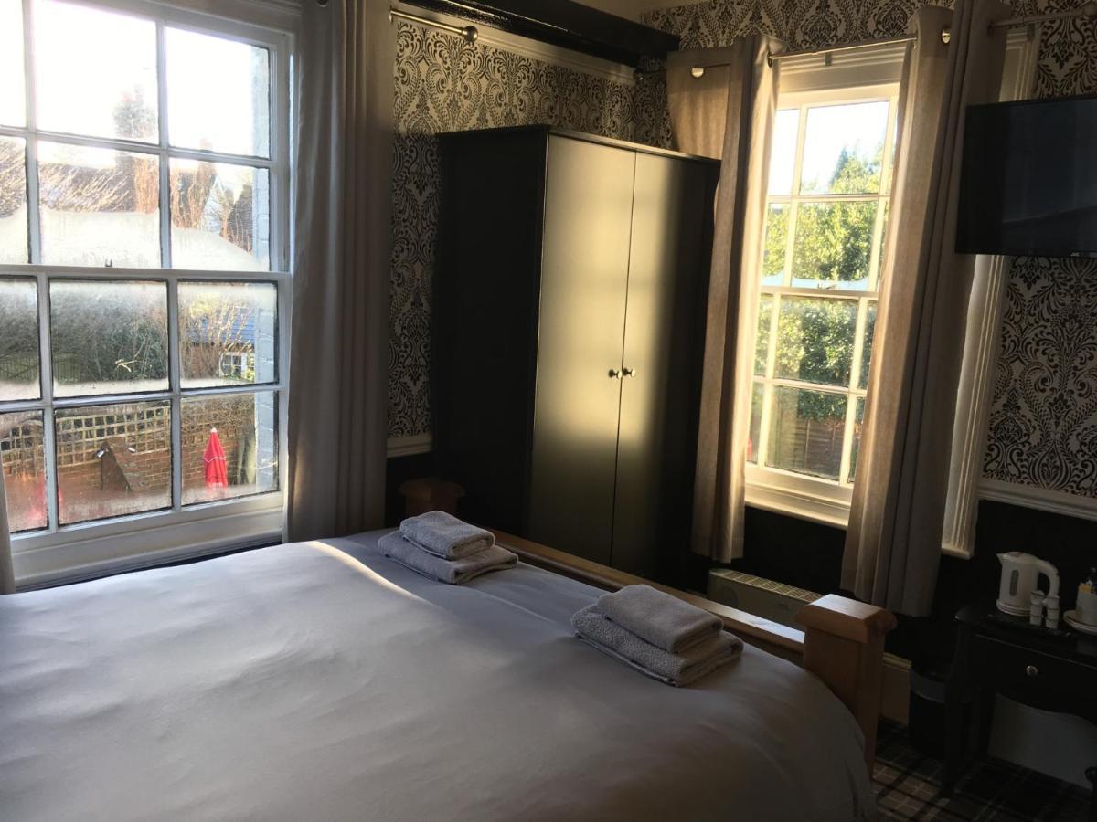 The White Hart Pub And Rooms 크랜레이 외부 사진